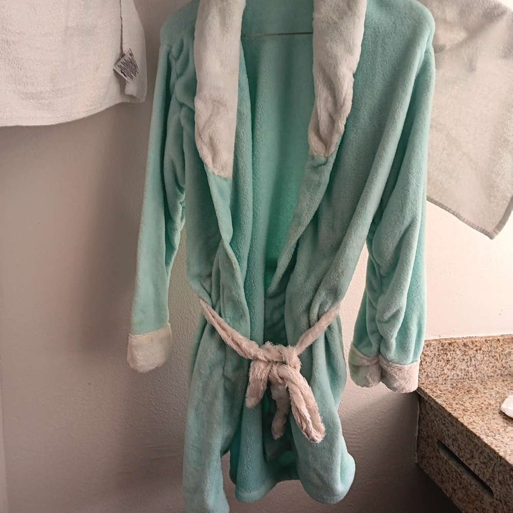 Ladies super soft bath robe blueish green-white fur collar size L